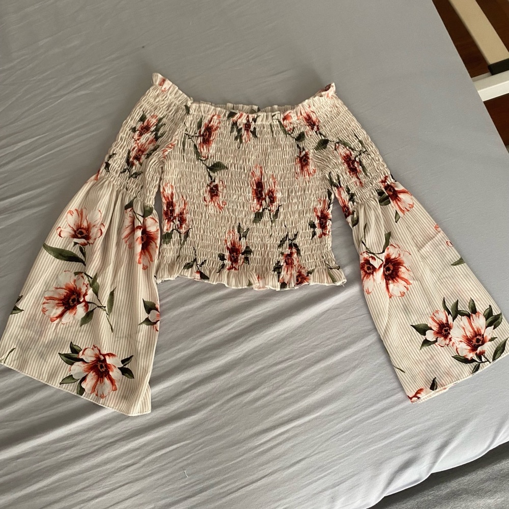 Boutique Off the Shoulder Striped Floral Long Sleeve Top Small